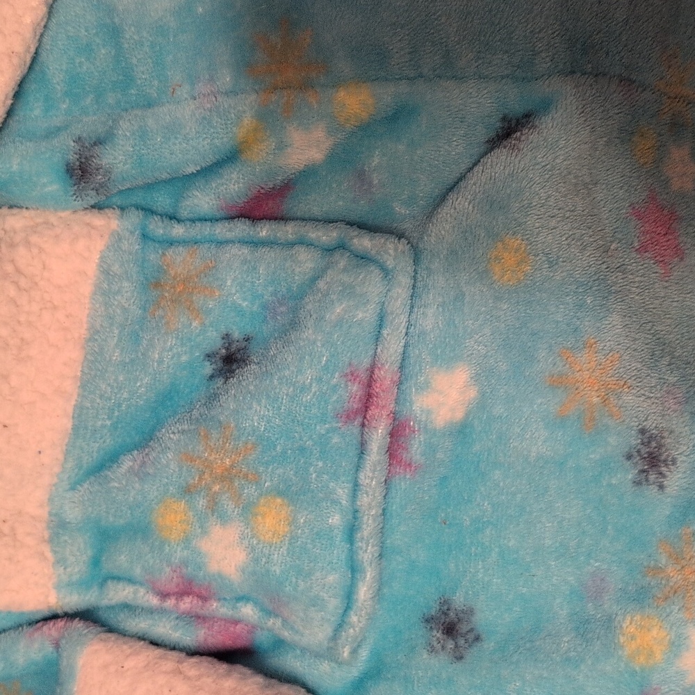 Cozy Blue Star Patterned Robe - Picture 2 of 3